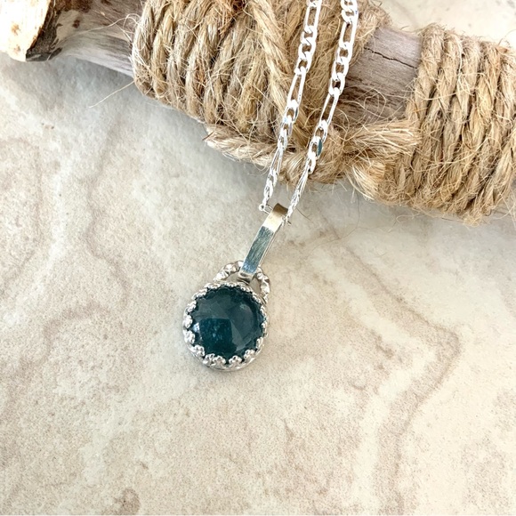 Dainty Deep blue aquamarine pendant. - Picture 4 of 10